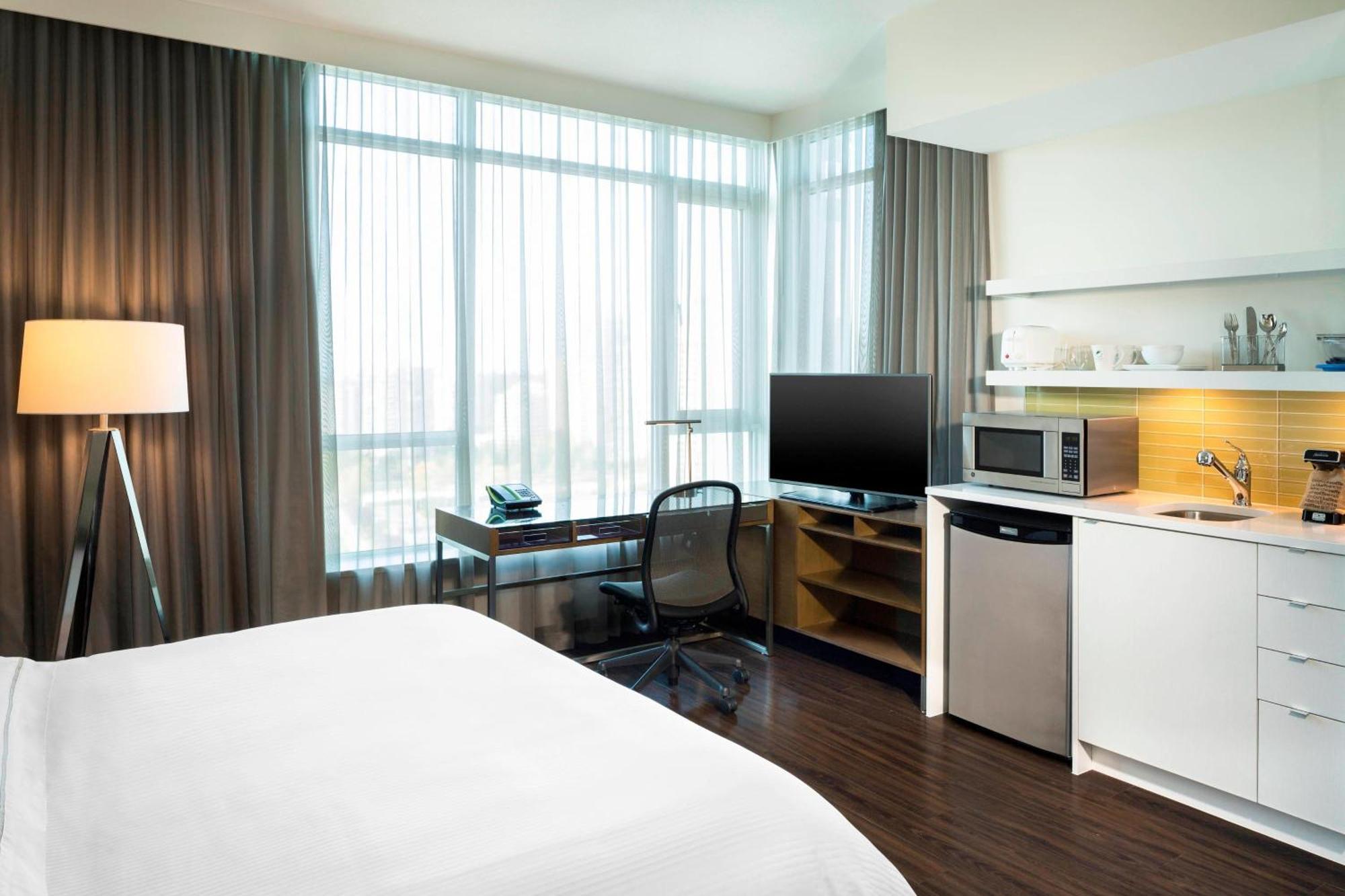 Element By Westin Vancouver Metrotown Burnaby Exterior photo